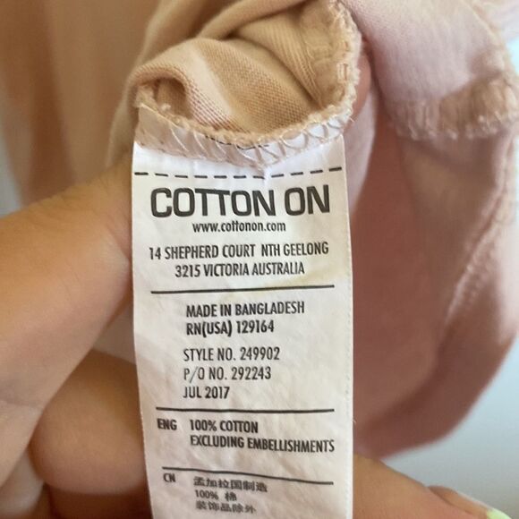 Only here for the boos pink graphic T- size large - Picture 5 of 5